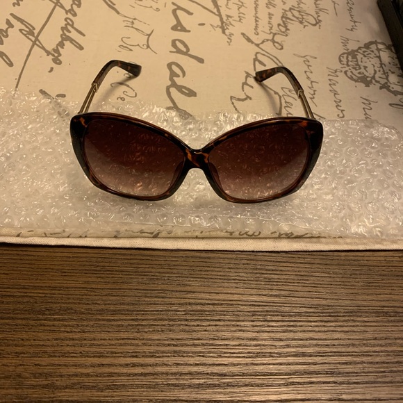 Jessica SIMPSON Tortoise Shell, sunglasses.. NWNT - Picture 3 of 11